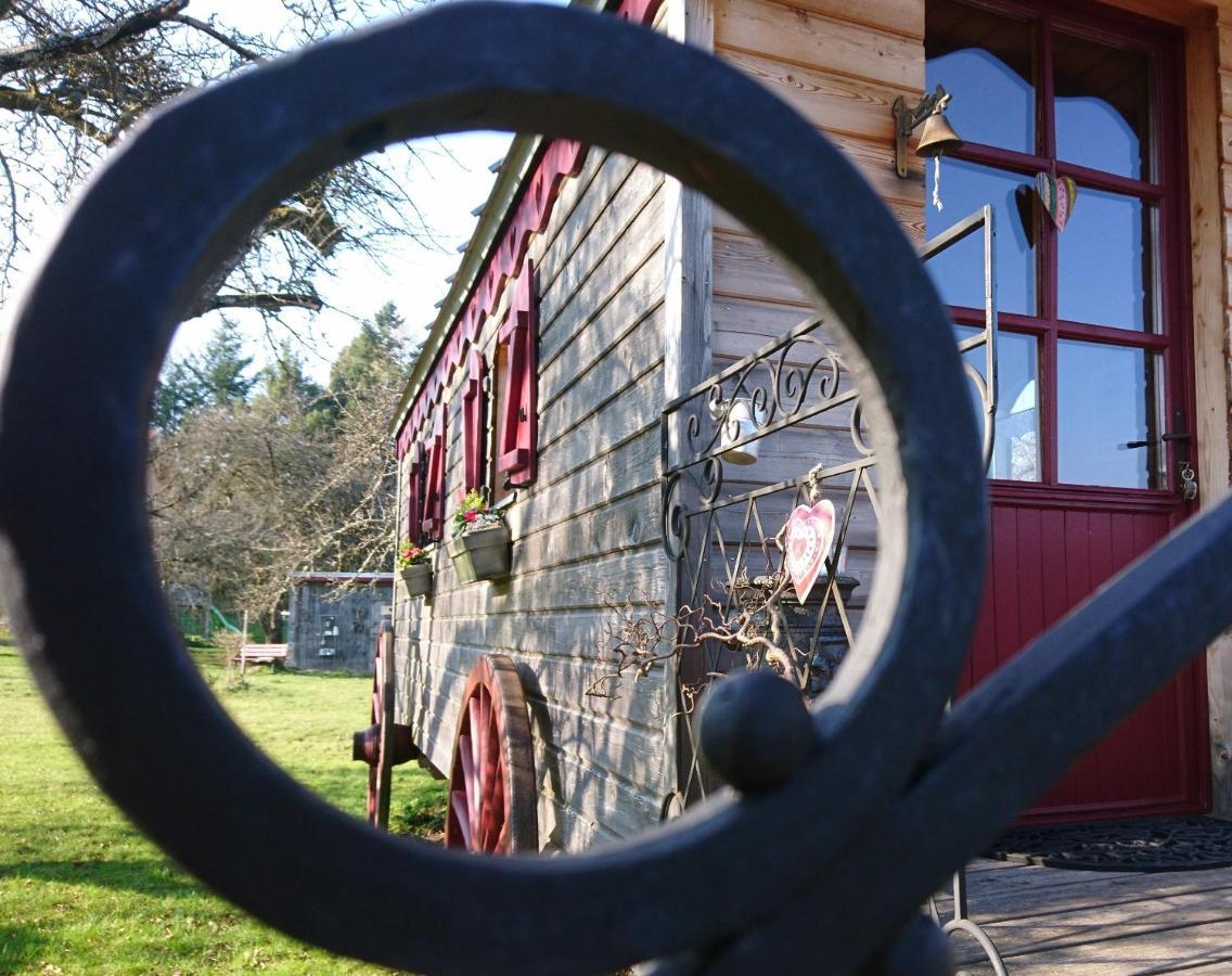 Roulotte Le Temps De Rever Bed & Breakfast Saint-Michel-sur-Meurthe Exterior photo