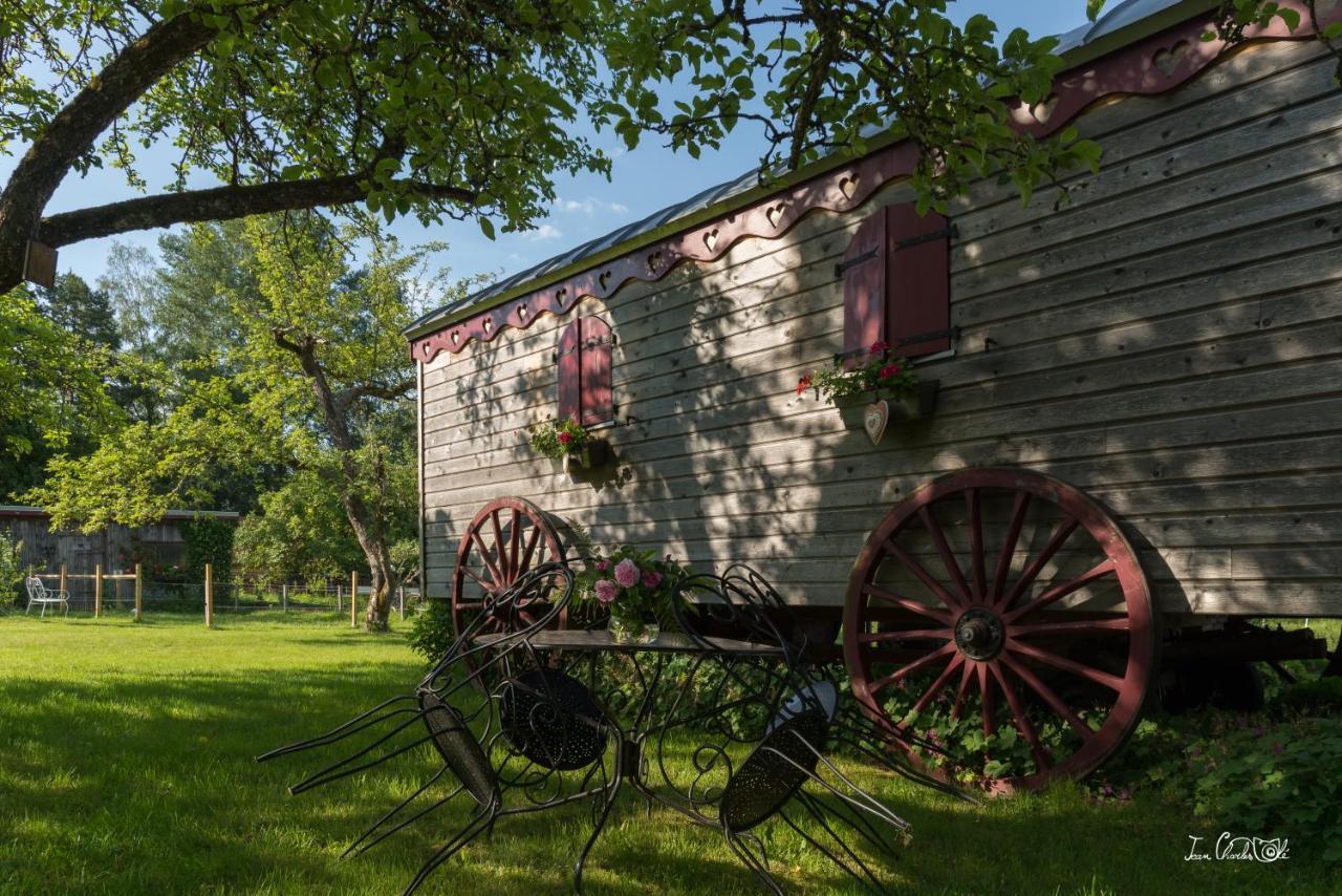 Roulotte Le Temps De Rever Bed & Breakfast Saint-Michel-sur-Meurthe Exterior photo