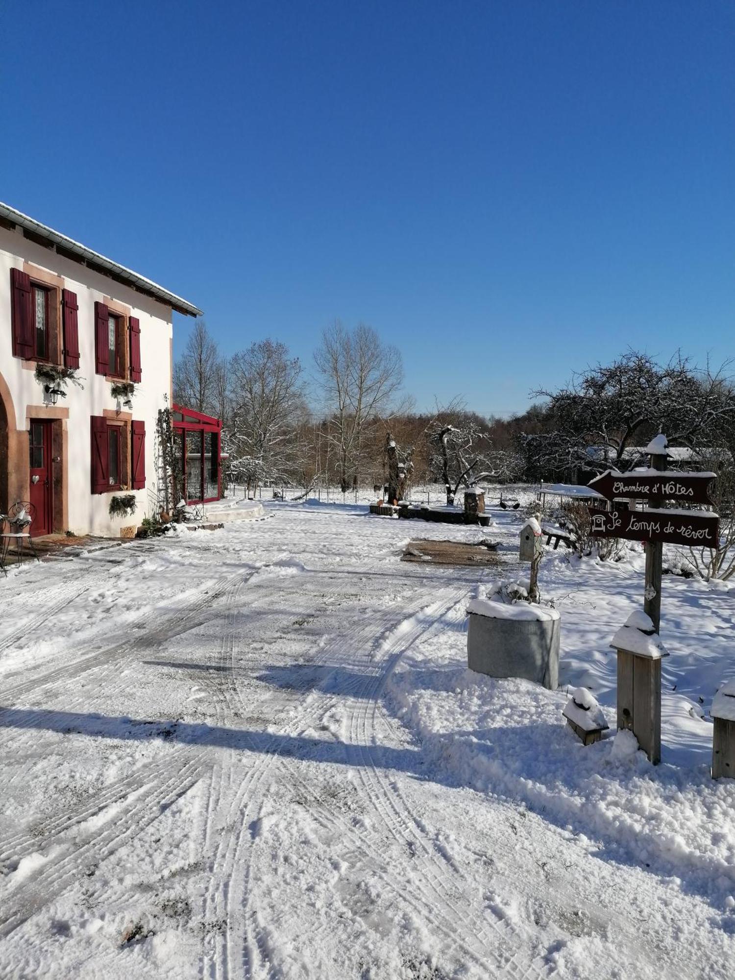 Roulotte Le Temps De Rever Bed & Breakfast Saint-Michel-sur-Meurthe Exterior photo